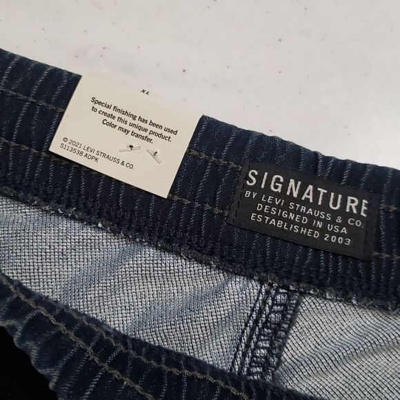 NWT Boys Signature Levi's GOLD Dark Wash Pull-On Shorts Sz XL - Picture 3 of 7